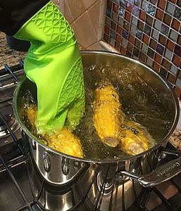 Guantes de Cocina Antideslizantes para Horno, Barbacoa y Repostería, Resistentes al Calor, de Silicona - Product Image 2