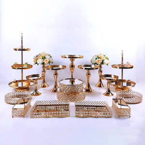 <span class=keywords><strong>Elegante</strong></span> Set Completo di Decorazioni Dorate Lucide per Tavolo da Dessert, Alzata per Torte a 3 Piani in Acciaio Inossidabile Dorato per Matrimoni - Product Image 2