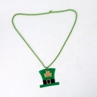 Colliers pour la Saint-Patrick avec médaillon trèfle à quatre feuilles, perles vertes de Mardi Gras, cadeaux de fête irlandaise