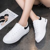 Baskets Décontractées Femme Designer 2024 Style Coréen Chaussures de Sport Compensées Plates Fermées Confortables Semelle Intérieure en PU Dessus en Maille Chaussures d'Été