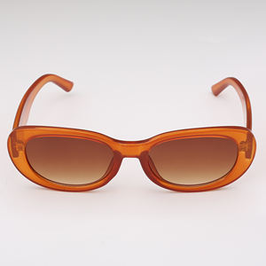 Gafas de Sol de Moda para Mujer OEM con Protección UV400, Montura Completa, Nuevo Modelo, Marco Ovalado, Colores Marrón y Rosa Pantone, Empaque Personalizado - Product Image 2