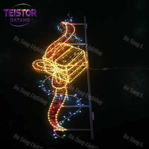 Luz Decorativa con Motivo de Poste de Calle Navideño con LED para Paisajes Festivos al Aire Libre - Product Image 5