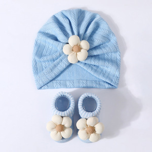 Sıcak satış % 100% pamuk kız yenidoğan bebek çorap seti sevimli küçük çiçekli şapka örme kaymaz 6-12 ay bebekler için tasarlanmış - Product Image 4