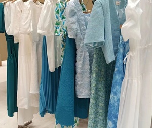 服装库存分类二手连衣裙女性可爱连衣裙女性二手连衣裙 - Product Image 1