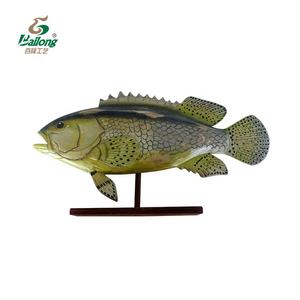 A mano su ordinazione della decorazione della casa in legno dipinto scultura di pesce - Product Image 5