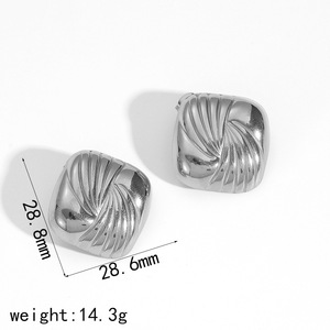 Pendientes cuadrados geométricos de acero inoxidable chapado en oro de 18k para mujer, joyería hipoalergénica de moda - Product Image 4