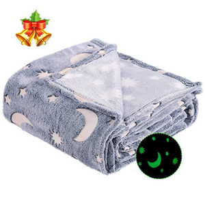 Coperta Super Morbida per Casa e Ufficio con Motivo Luminoso di Luna e Stelle che Brilla al Buio, Plaid in Flanella Lavorato a Maglia - Product Image 5