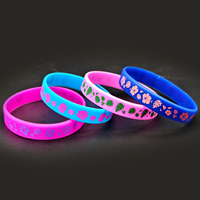 Bracelets en silicone personnalisés en gros, motif fleur d'hibiscus, pour fêtes tropicales estivales à la plage, avec logo et texte personnalisés, bracelets en caoutchouc