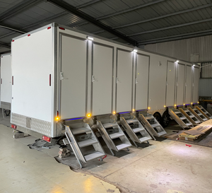 TUNE Portable Trailer 8 stalles toilette et salle de douche remorque - Product Image 3