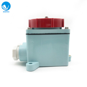 Enchufe Doble Estándar IEC R12-3 Rojo para Iluminación Marina, Enchufes y Tomas Industriales Modelo 792764 - Product Image 1
