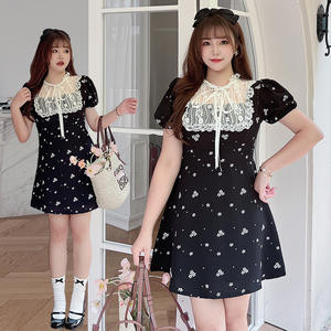 รันฉี N8378 ชุดเดรสสีดำลายดอกไม้แต่งลูกไม้ ปกปีเตอร์แพน แขนสั้น กระโปรงยาวระดับกลาง ระบายอากาศได้ดี สวมใส่สบายในชีวิตประจำวัน - Product Image 4