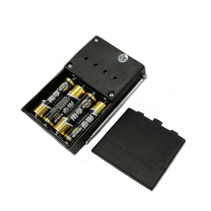 Sistema di Accensione Pirotecnica Wireless a 12 Canali con Telecomando, in Metallo e Plastica Resistente, 4 Cue per Salve Sequenziali, Ideale per Matrimoni e Feste - Product Image 4