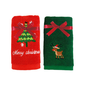 Serviettes brodées de Noël 32x45cm, ensemble de serviettes de cuisine en pur coton avec motif rouge et vert pour la décoration des fêtes - Product Image 1