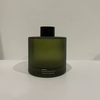 Bouteille de diffuseur de roseau d'aromathérapie à domicile de haute qualité en gros 100ml 200ml bouteille de parfum de roseau de couleur ambre avec couvercle