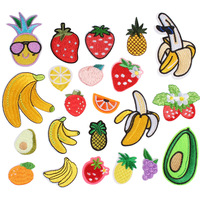 Patchs brodés thermocollants aux motifs de fruits tropicaux colorés (banane, fraise) pour vêtements, sacs, chapeaux, porte-clés et projets de bricolage