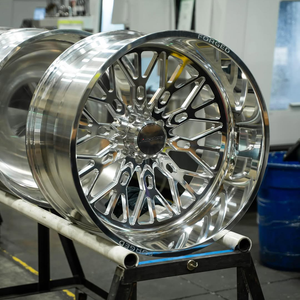 22x12 22x14 24x12 24x14 26x16 28x16 Tiefbett Geschmiedete Polierte LKW-Räder für Ford <span class=keywords><strong>Truck</strong></span> F-250 F-350 20 22 24 26 28 30 Zoll - Product Image 3