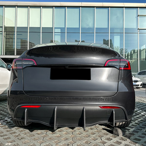 สปอยเลอร์กันชนหลัง Tesla Model Y แบบติดกาว สีดำเปียโน ลายคาร์บอนไฟเบอร์ ปี 2017-2024 - Product Image 1