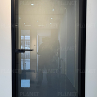 Porte intérieure battante moderne pour hôtel et villa, cadre en aluminium étroit, verre trempé de 8 mm, porte de séparation insonorisée