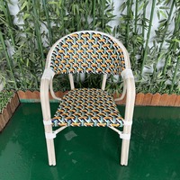 Chaise de salle à manger d'extérieur en rotin tressé à la main avec structure métallique pour jardins, cours, cafés, salons de thé, ensemble table et chaises de loisirs