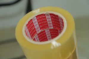 Cinta de embalaje BOPP transparente con adhesivo fuerte para sellado de cartón lista para enviar desde Vietnam - Product Image 3