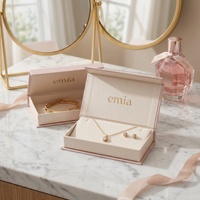 Boîte à bijoux de marque avec couvercle magnétique, impression personnalisée pour l'emballage de colliers et de bagues, présentoir de bijoux de mode et cadeau pour la vente au détail