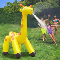Girafe gonflable pulvérisatrice d'eau en stock, directement de l'usine, arroseur de pelouse extérieur, cerf interactif de dessin animé pour enfants