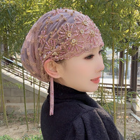 Chapeau Foulard Brodé Luxueux 2025 |   Fermeture à nœud queue de poisson et tissu en maille à paillettes et cristaux