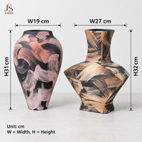 Vase à fleurs en céramique artistique Jossin avec un design de surface abstrait à effet de pinceau pour un style d'intérieur contemporain