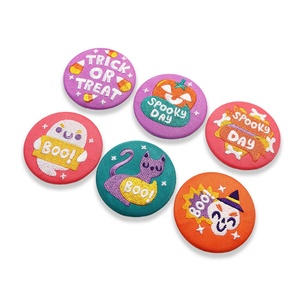 Insignia Conmemorativa de Hojalata Personalizada al por Mayor con Logotipo, Broche Redondo Personalizado de Dibujos Animados, Insignia Bordada - Product Image 2