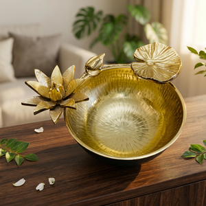 Bol de service en métal poli doré, décoratif en forme de feuille de lotus, vaisselle pour les dîners de fête - Product Image 2