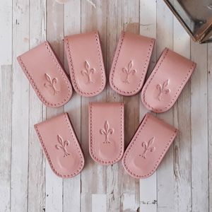 PU leather magnetic wallet, magnetic earphone winder, creative <b>bookmark</b>, US dollar wallet, customization available. - Product Image 3