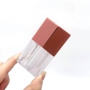 Envase de tubo de brillo labial cuadrado de plástico con logo personalizado, tubo de brillo labial transparente de 6 ml - Product Image 1