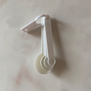 Juego de <span class=keywords><strong>4</strong></span> Utensilios de Cocina de Plástico para Hornear, Accesorios para Medir Café, Leche en Polvo, Harina de Arroz y Condimentos con Escala - Product Image 3