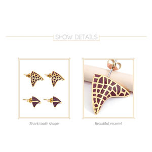 Boucles d'oreilles clous en forme de dents de requin, couleur émail rouge foncé, pour femmes, vente en gros, boucles d'oreilles tendance, bijoux, oorbellen - Product Image 5