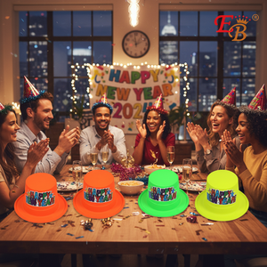 72pcs/CS Happy New Year Chapeaux de fête à rayures en PVC pour les célébrations de Noël - Product Image 5
