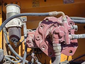 Excavadora Usada Hyundai385lvs, Maquinaria para Movimiento de Tierras con Brazo Largo y Buen Motor, en Venta - Product Image 4