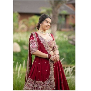Lehenga Choli Nupcial Tradicional Color Granate con Bordado Intenso de Hilo y Lentejuelas, y Dupatta con Latkan, Ideal para Fiestas de Boda - Product Image 2