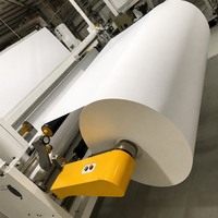 Papier couché semi-brillant en rouleau jumbo pour usine, matériau d'étiquetage auto-adhésif, option mat, papier d'art en rouleau mère pour l'impression
