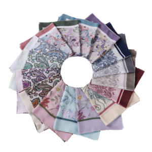 Toptan yumuşak Premium pamuk vual Bawal <span class=keywords><strong>m</strong></span>üslüman kare baskı başörtüsü malezya Tudung çiçek tasarı<span class=keywords><strong>m</strong></span> atkılar kadınlar türban eşarp - Product Image 1