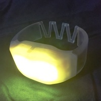 Nouvelle technologie Brevetée Mise À Jour Gadgets Lumière Radio DMX Bracelet Led Télécommandé