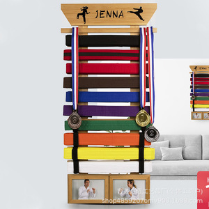 Estante de madera para guardar cinturones de Taekwondo con colgador de medallas y marco de fotos para exhibición de artes marciales - Product Image 3