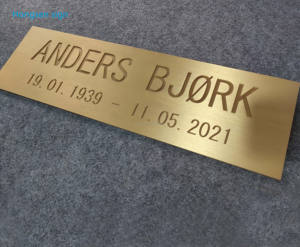 Большая латунная бронзовая мемориальная табличка, односторонняя, с объемной гравировкой, готовая к отгрузке для кладбищ - Product Image 5