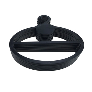 Cintre pour écharpes durable Vente Applicable Plusieurs scénarios Petit <span class=keywords><strong>cintres</strong></span> Hijab Anneau Plastique Stock d'usine Demi-cercle Solide Unique - Product Image 3