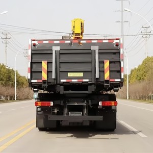 Camión de Remolque HOWO TX de 10 Toneladas con Plataforma Deslizante, Grúa Plegable, Transportador de Autos, Vehículo de Rescate 6x4, Camión de Remolque con Plataforma Plana y Grúa Articulada - Product Image 6