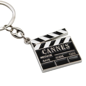 Llavero con tablero de pizarra de película de metal personalizado Llavero de película divertida con embalaje elegante - Product Image 5