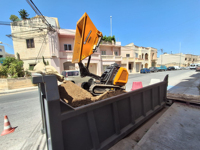 Mini tombereau sur chenilles de 0,8 tonne, tombereau compact pour la manutention de matériaux de construction, l'aménagement paysager, chargeur sur chenilles