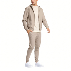 Sudadera <span class=keywords><strong>con</strong></span> Capucha de Lujo y Conjunto Deportivo Técnico para <span class=keywords><strong>Hombre</strong></span> <span class=keywords><strong>con</strong></span> Tela Transpirable, <span class=keywords><strong>Traje</strong></span> Técnico de Alta Gama para Uso Casual y Deportivo - Product Image 2