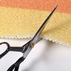 Alfombrilla de PVC cuadrada antideslizante con diseño hueco y bucle para drenaje, ideal para el baño de niños, ducha y uso en inodoros. - Product Image 4