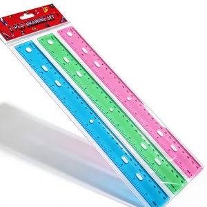 Juego de 3 Reglas Rectas de Plástico de 30 cm, Coloridas, Económicas, de Colores Surtidos - Product Image 3