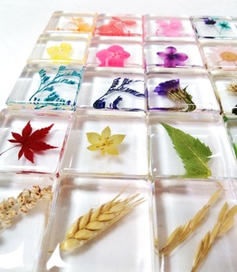 Flor seca real en bloque de resina Artesanía de resina Espécimen de planta colorida epoxi para la decoración del hogar de la Mesa - Product Image 2